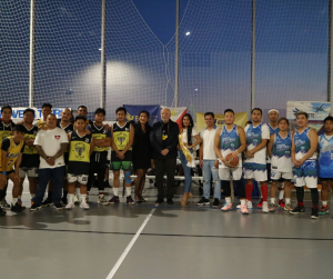 Winning team of Pinoy Basketball Tournament in Madrid poses with the game's sponsor