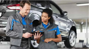 2 Ford technicians discussing