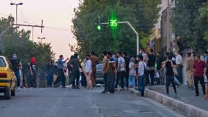 On Thursday evening people in the city of Semirom in Isfahan Province, central Iran, were seen taking to the streets and chanting anti-government slogans, including: “We pledge on the blood of our compatriots that we are standing to the end!”