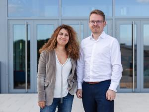 Founders of iComplai, Asli Solmaz-Kaiser (right) and Janosch Peters (left)