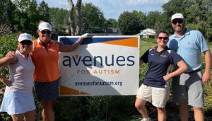 Avenues for Autism golf fundraiser event with golfers group photo