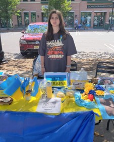 Alexander Rekeda and Unity for Freedom in Ukraine volunteers raise money and awareness for those in need.
