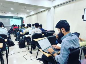 students attending digital marketing classes
