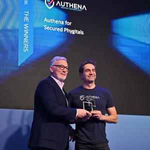 Matteo Panzavolta, CEO and founder of Authena receiving the 2023 GLOMO Award