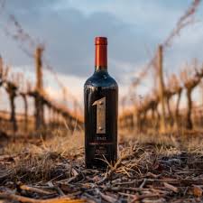 UNO Malbec is robust, peppery and bold, a favority go-to red wine. The bottle is aesthetically pleasing with the number 1 carved from a barrel stave.