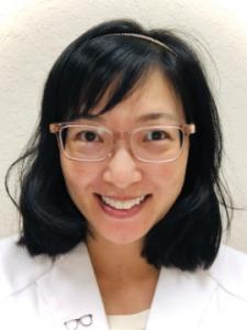 The HoldOn Eyecare Clip is like having your eye doctor standing over your shoulder gently reminding you to view your digital devices with proper posture and to hold your devices at a proper working distance from your eyes.