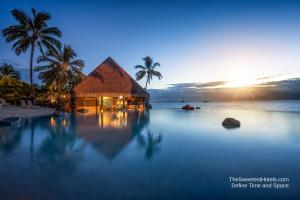 Discerning Travelers Know… Where you stay makes all the difference Experience Paradise distinctively at The World’s Best Hotels www.TheSweetestHotels.com