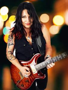 Iconic female guitarist Roni Lee with her favorite is ready to embark on her first worldwide tour in 3 years.