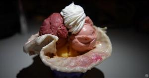 disneyland edible glitter ice cream sundae