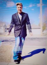 Josh Lucas has the ability of telling stories about where each song came from like a modern-day Johnny Cash