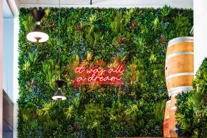 Artificial Green Walls
