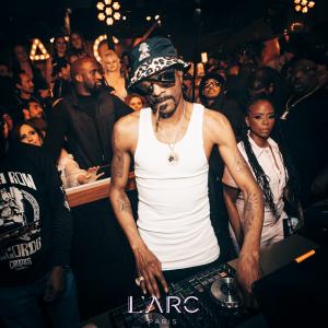 DJ Snoopadelic (Snoop Dogg) performing in Paris
