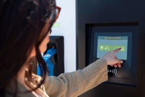  Smart Vending Machines Market