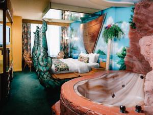 Theme Hotel Market