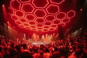 Pacha Ibiza, kinetic ceiling video rig designed by Audiotek