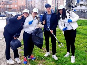 Volunteers from the Torino chapter of The Way to Happiness Foundation hold regular cleanups in the streets and greenspaces of their city.