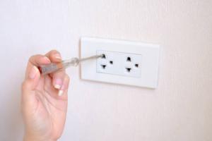 Test Socket Competitive Analysis - PMI