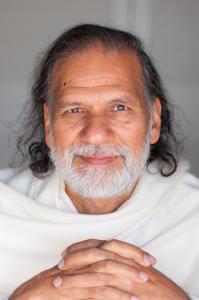 For over 50 years, Siddhayatan Tirth Founder Acharya Shree Yogeesh has taught millions of students from around the world.