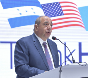 Ficohsa President Camilo Atala Faraj addressing an Investment Conference in El Salvador