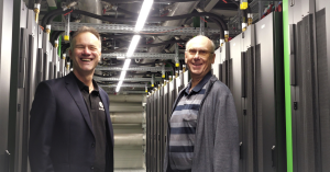 Jörg Hesselink, CEO of DC Smarter, and Dr. Helmut Kreiser, Head of Green IT Cube, are looking forward to working in partnership