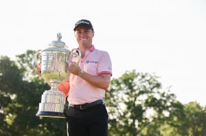 ROLEX TESTIMONEE AND 2022 PGA CHAMPIONSHIP WINNER JUSTIN THOMAS WITH THE WANAMAKER TROPHY