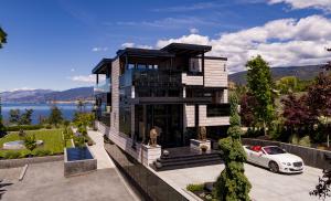 Sterling Manor, Penticton, British Columbia, Canada