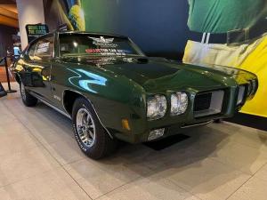 The collector and special interest car auction will include vehicles and automobila from many consignors.