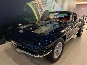 The collector and special interest car auction will include vehicles and automobila from many consignors.