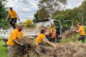  A team of Volunteer Ministers from the Church of Scientology Sydney arrived and provided help to anyone in need.
