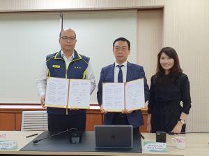 Mr. Ing-Sheng Tsay, Ph.D., Taiwan Power Company; Mr. Johnny C.Y. Liu and Ms. Coco Shih, Taiteck Co., Ltd