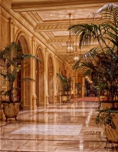 An aesthetically appealing hotel lobby reflecting grandiosity.
