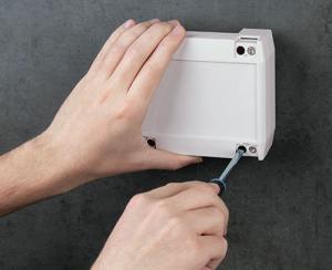 SOLID-BOX allows lid-closed installation.