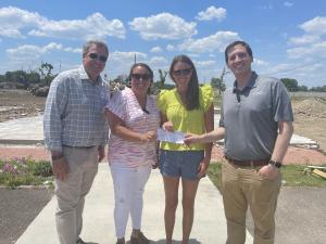 Heart on Main Street presents Mississippi Florist with $10,000 donation