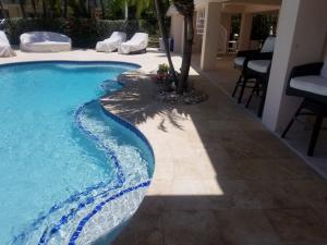 Simulated Keystone Pool Decking