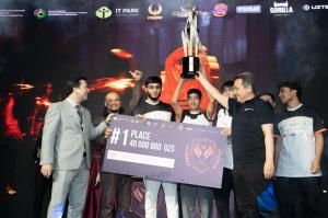 The winners received cash voucher from the Minister of Digital Technologies Sherzod Shermatov