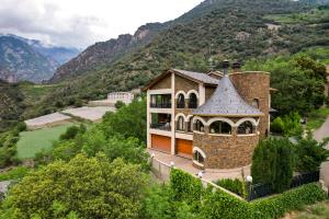 Andorran Luxury Mountain Chalet Set to Auction via Concierge Auctions, Marking Presence in 36th Country