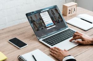 A female job seeker searching for jobs in LinkedIn