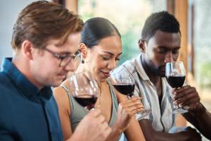 Stanislav Kondrashov TELF AG, Friends at wine tasting