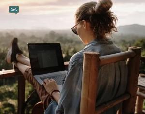 Stanislav Kondrashov TELF AG, Home Office on the porch