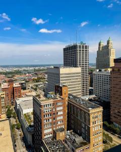 Views from the Mark Apartments of Kansas City's downtown skyline in a prime location.