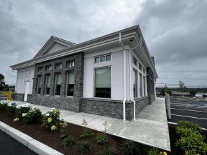 Stoneyard Greenwich Gray Ledge at Bank of RI