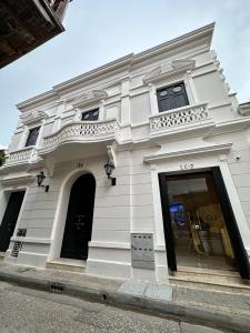 Marca colombiana OÙ abre sus puertas en Cartagena con diseños que expresan frescura y libertad de la mujer contemporánea