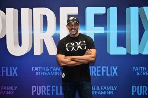 Award-Winning Actor and Motivational Speaker Cameron Arnett Puts Faith in Christ at Forefront