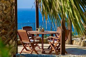 Living where other people make holiday