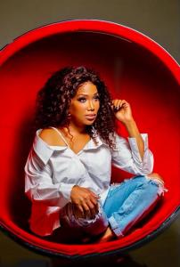 Southern California Native Michel'le is an American R&B singer known for her songs from 1989 to the early 1990s. Her highest charting song is the top ten US Hot 100 hit "No More Lies". She is the featured perfomer at the EECI Commencement Ceremony.