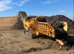 Agromin truck with mulch.