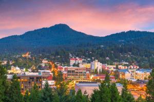 Deschutes Residential Roofing Company in Eugene