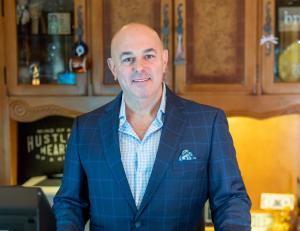 Dr. Frank J. Mandarino attends to his patients with the latest and most effective scientific breakthroughs in the areas of non-pharmaceutical pain-relief therapy and injury-prevention technologies.
