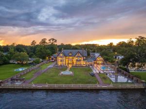 Showpiece Waterfront Estate in Jacksonville, Florida to Auction via Concierge Auctions