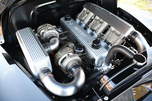 The inline-six cylinder engine with two turbochargers.